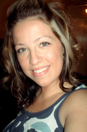 Katie Williams Photo 37