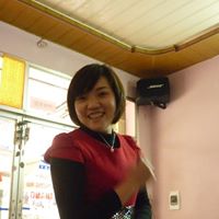 Oanh Trinh Photo 12