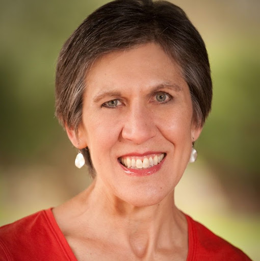 Jennifer Lyle Photo 29