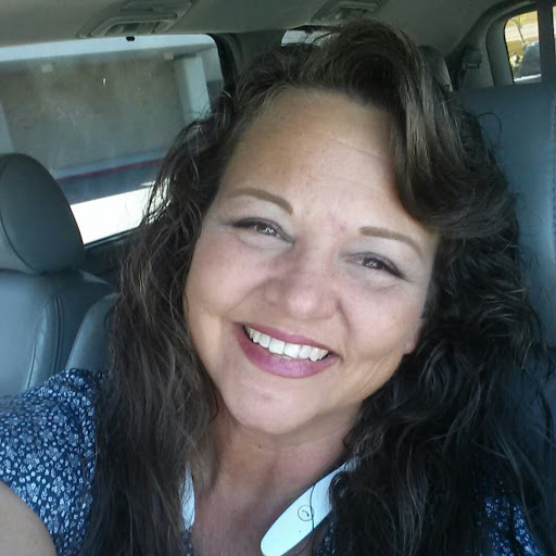 Julia Halverson Photo 14