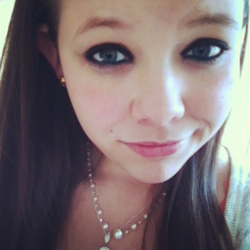 Mackenzie Hamilton Photo 27