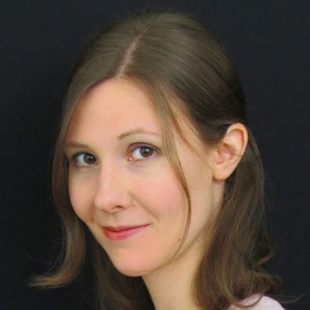 Melanie James Photo 9
