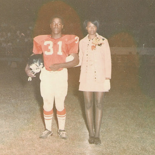 Gloria Robertson Photo 15