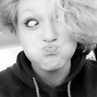 Julia Thacker Photo 8