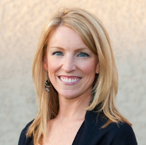 Jennifer Bell Photo 14