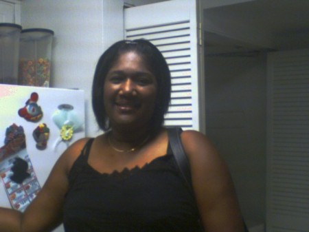 Lisa Green Photo 40