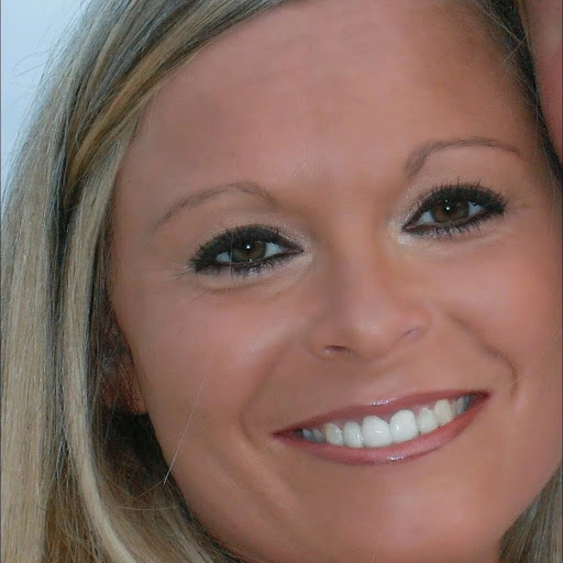 April Hawkins Photo 7