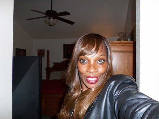 Alma Perry Photo 23