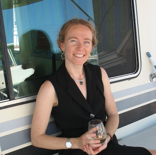 Julie Archer Photo 33