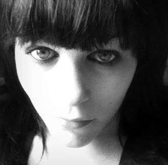 Jessica Hodge Photo 11