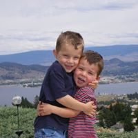 Holly Sewell Photo 9