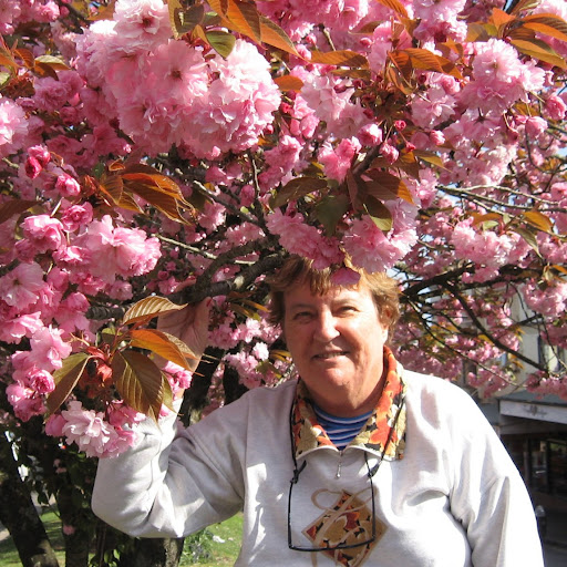 Christine Hauser Photo 9