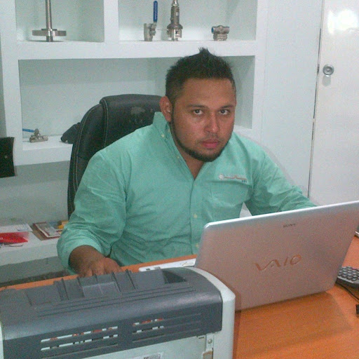 Wilbert Perez Photo 19