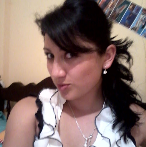 Daniela Salazar Photo 21