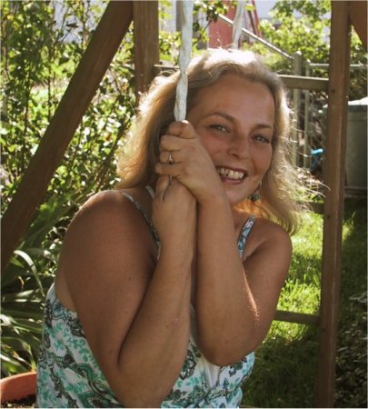 Amanda Dixon Photo 10