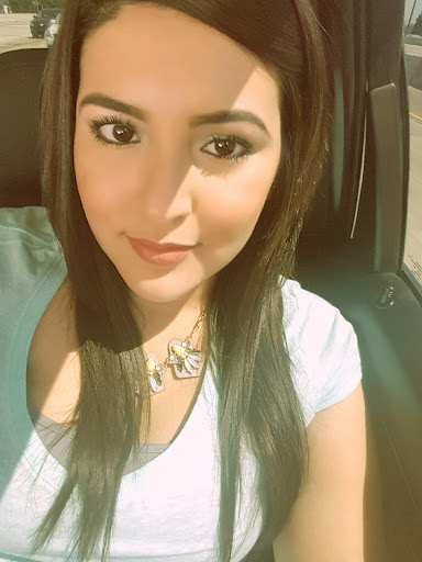Denisse Robles Photo 29