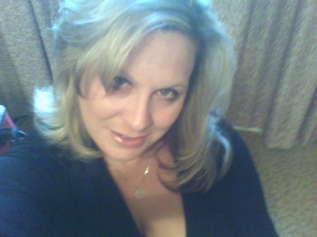 Jennifer James Photo 28