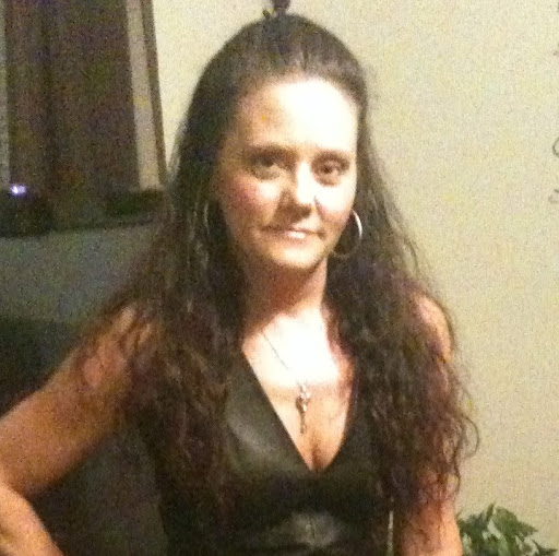 Linda Poole Photo 32