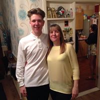 Vicky Lowe Photo 17