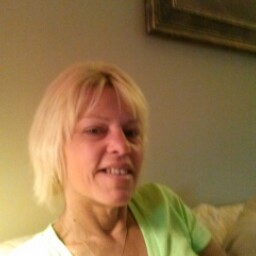 Julie Latham Photo 8