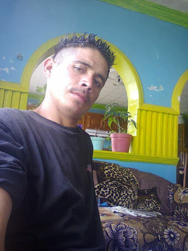 Roman Contreras Photo 28