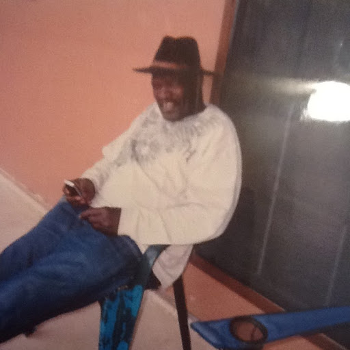 Carl Brown Photo 25