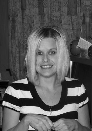Lisa Phelps Photo 19