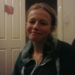 Lucy Simmons Photo 10