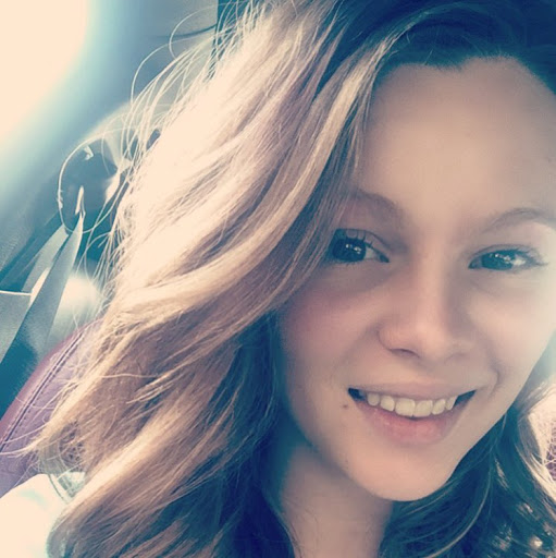 Allison Hull Photo 29