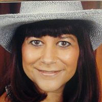 Laura Lowry Photo 38