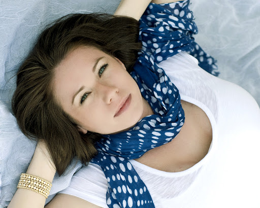 Michelle Flynn Photo 7