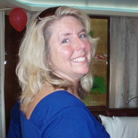 Laura Compton Photo 37