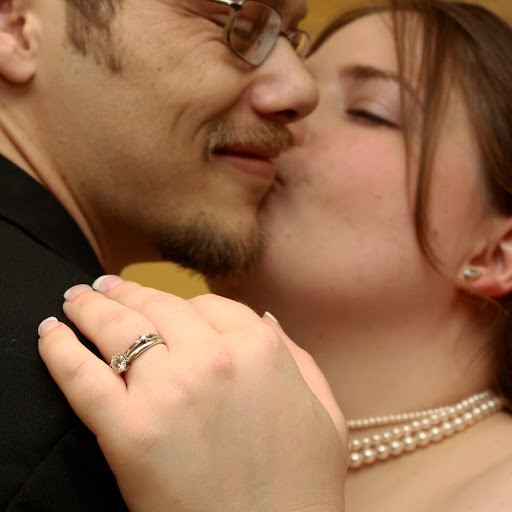 Leanne Larson Photo 23