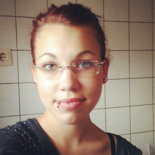 Laura Hermann Photo 23