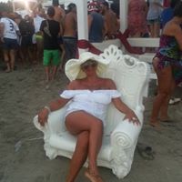 Laura Costa Photo 14