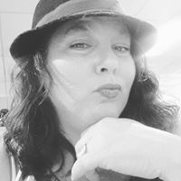 Heather Greene Photo 17