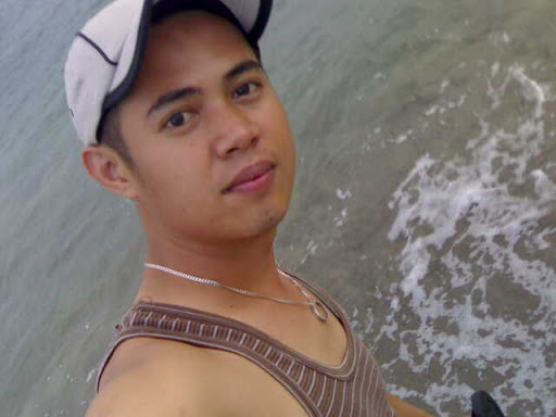 Gilbert Valencia Photo 35