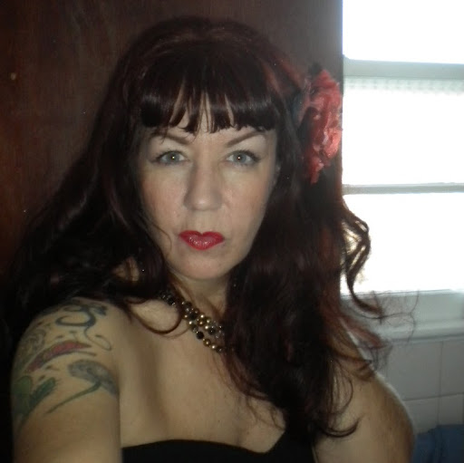 Jeanette Young Photo 15