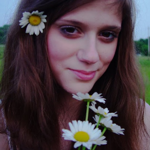 Julia Osborne Photo 27