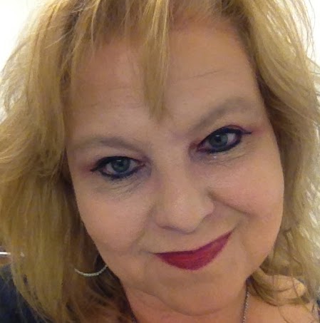 Carolyn Moore Photo 19