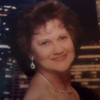 Connie Holmes Photo 30