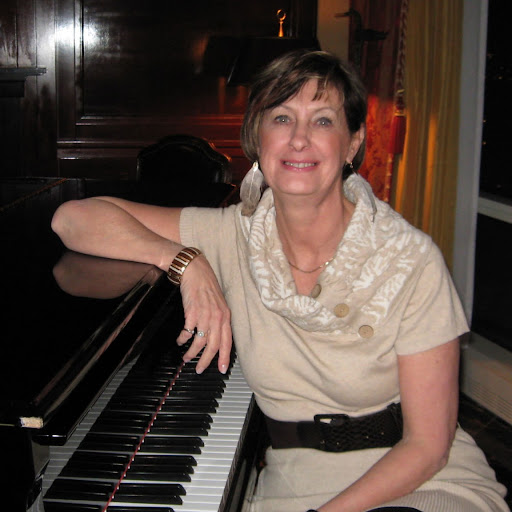 Nicole Landry Photo 33
