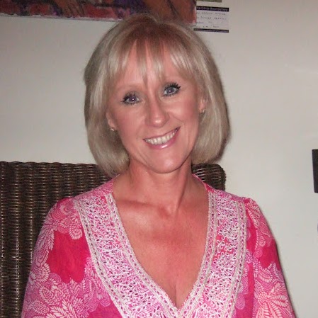 Sandy Rhodes Photo 37