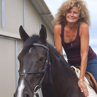 Laurie Meyers Photo 26