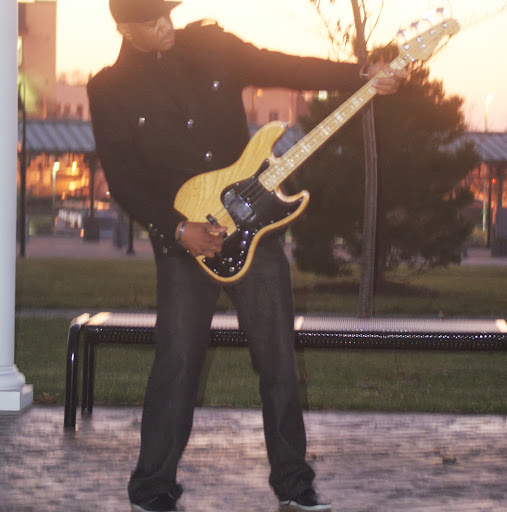 Gregory Newton Photo 21