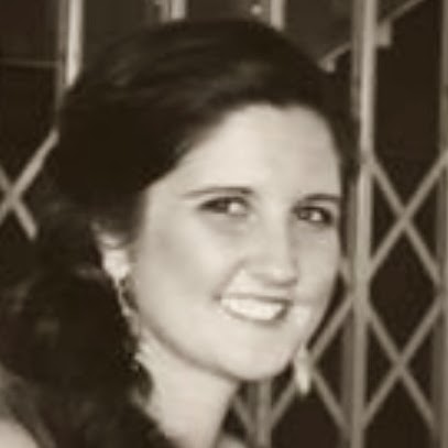 Lisa Winter Photo 22