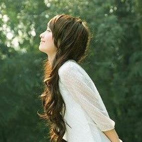 Lili Chen Photo 17