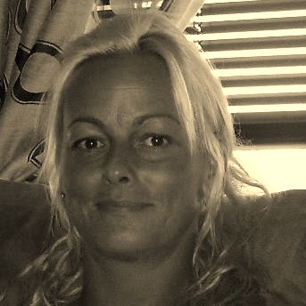 Connie Johansen Photo 11