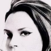 Julie Meni Photo 1