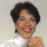 Becky Lawrence Photo 18
